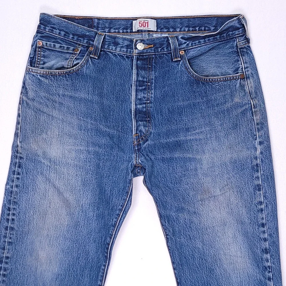 Levis size tag